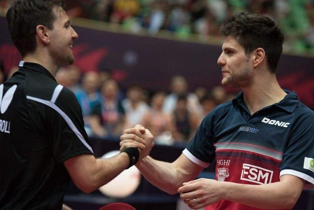 反映了她在 反映了她在